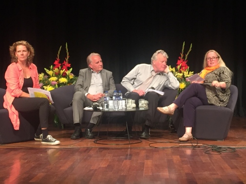 Deltagarna i paneldebatten. Från vänster; programledaren Marie-Louise Kristola, Bengt Simonsson, Sven Blomqvist, Tina Elfwing.