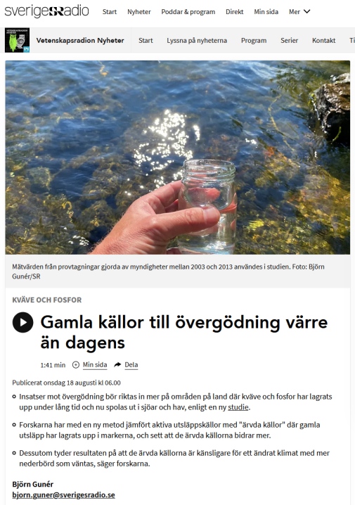 klippt från vetenskapsradion webbplats, hand som håller en glasburk ovanför vatten(hav)